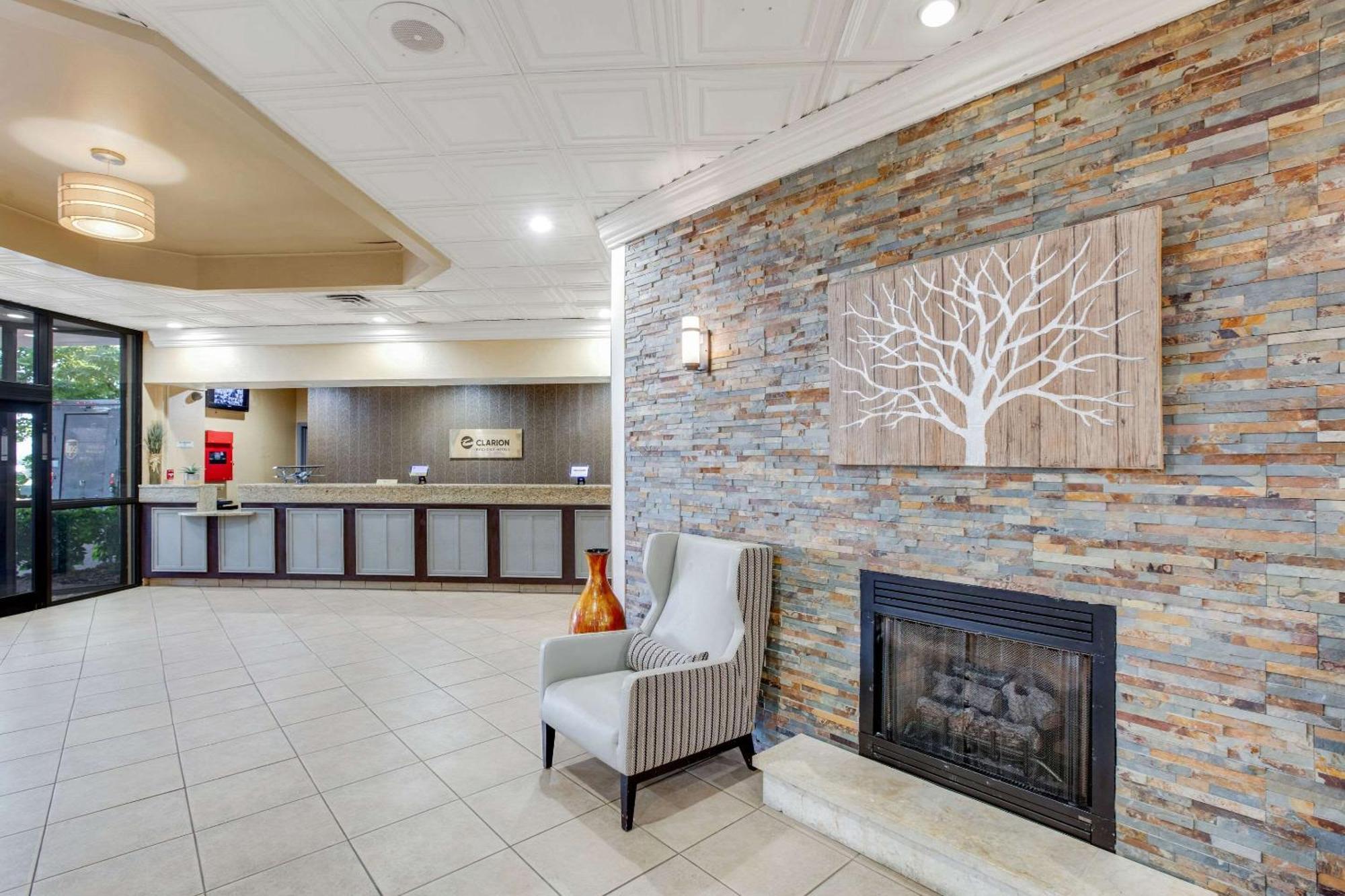Clarion Inn Asheville Airport Fletcher Exterior photo