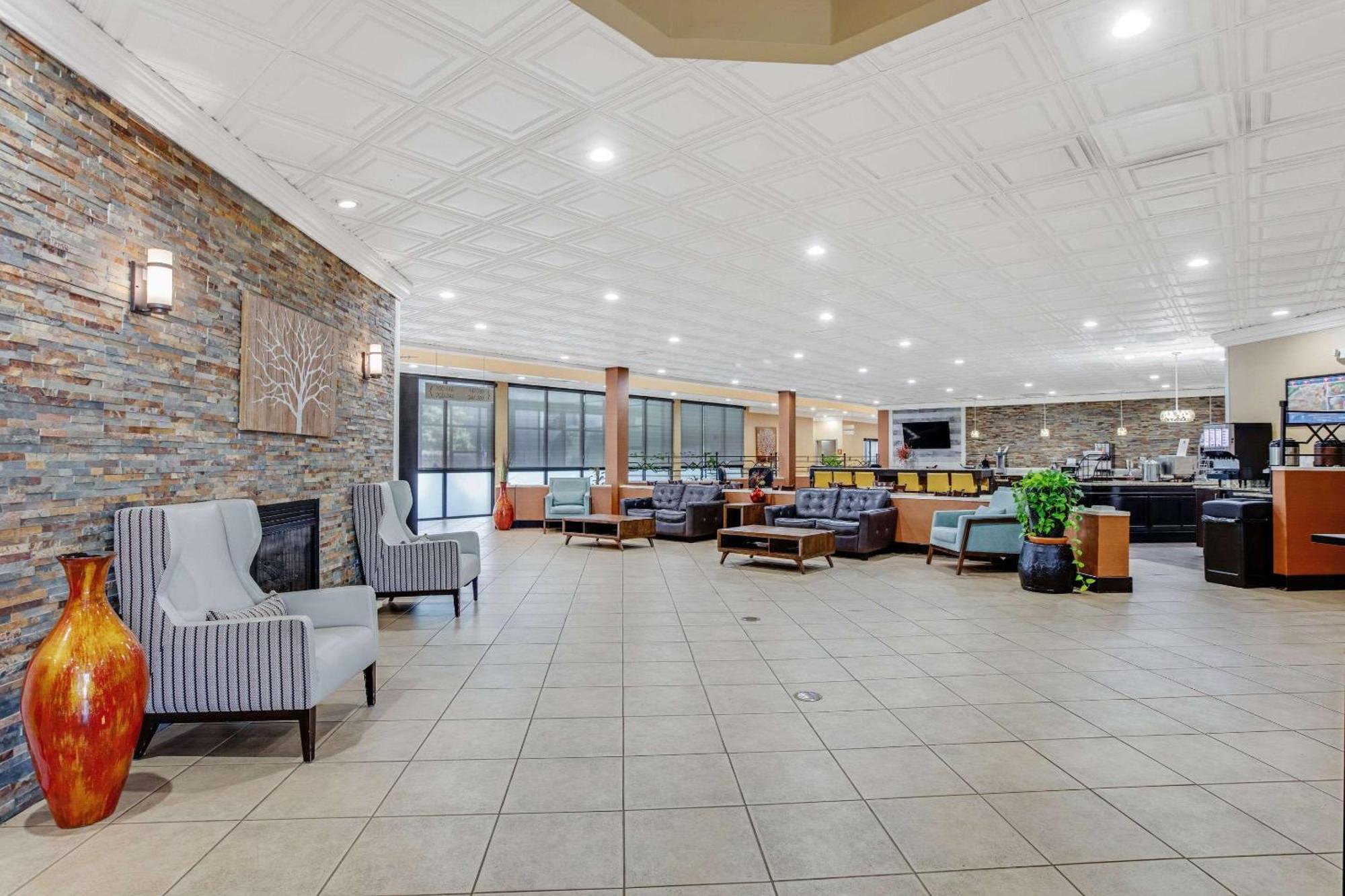 Clarion Inn Asheville Airport Fletcher Exterior photo